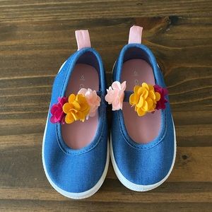 New Carter’s Little Girls Slip-On Floral Sneakers Size 6